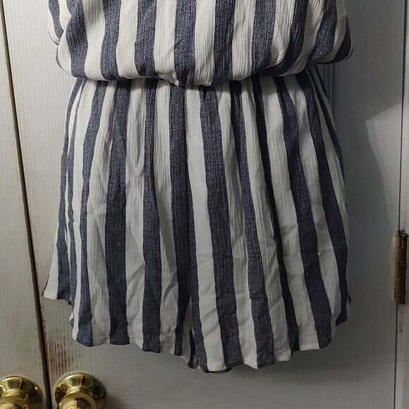 Everly for francesca's striped short romper  Sz S - Picture 2 of 5